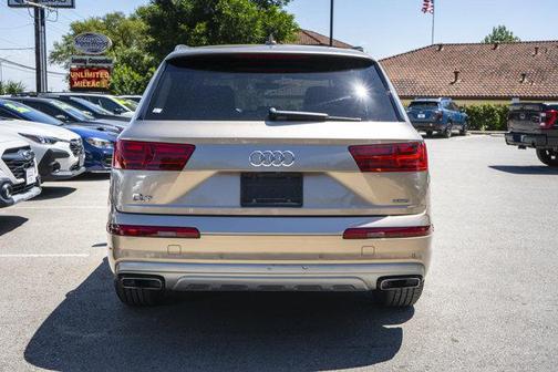 Cobra Beige Metallic 2018 Audi Q7 2.0T Premium Plus