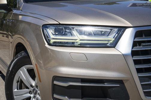 Cobra Beige Metallic 2018 Audi Q7 2.0T Premium Plus