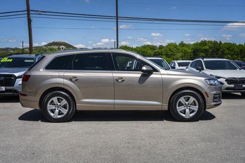 Cobra Beige Metallic 2018 Audi Q7 2.0T Premium Plus