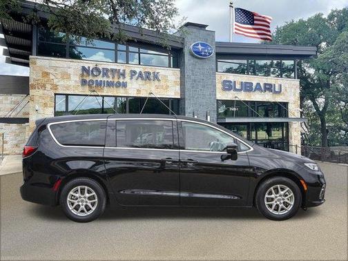 2024 Chrysler Pacifica Touring-L