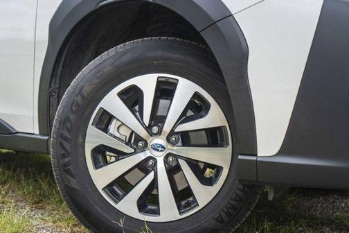 Crystal White Pearl 2024 Subaru Outback Premium