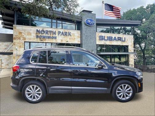 Deep Black Pearl Effect 2017 Volkswagen Tiguan 2.0T Wolfsburg Edition