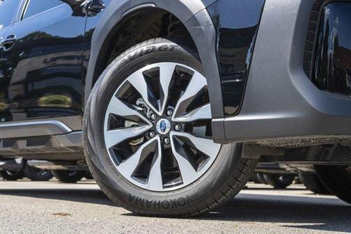 Crystal Black Silica 2024 Subaru Outback Limited