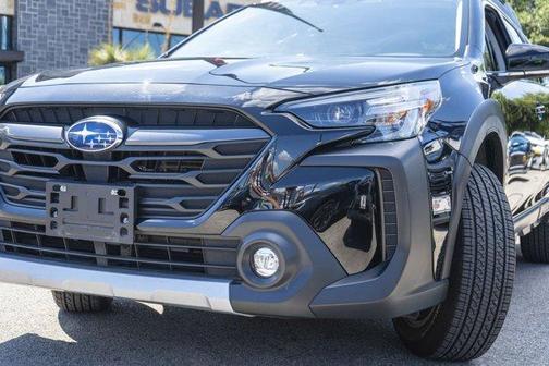 Crystal Black Silica 2024 Subaru Outback Limited