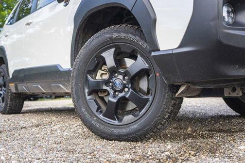 Crystal White Pearl 2022 Subaru Forester Wilderness