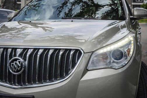 Champagne Silver 2013 Buick Enclave Premium