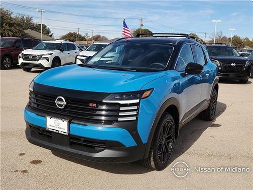 Arctic Ice Blue Metallic/Super Black 2026 Nissan Kicks SR