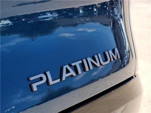 Aurora Blue Pearl Metallic/Super Black 2026 Nissan Murano Platinum