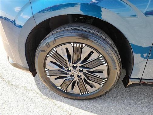 Aurora Blue Pearl Metallic/Super Black 2026 Nissan Murano Platinum