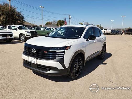 Aspen White Tricoat 2026 Nissan Kicks SR