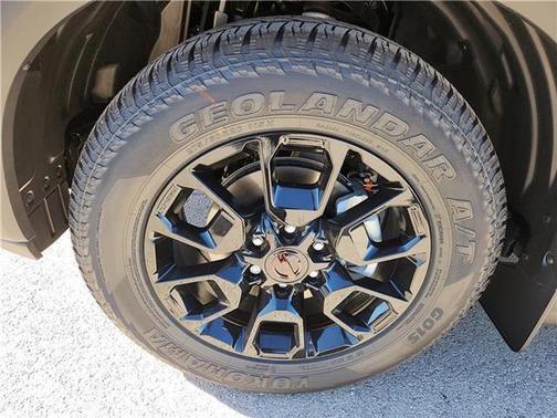 Alpine Metallic/Super Black 2026 Nissan Armada PRO-4X