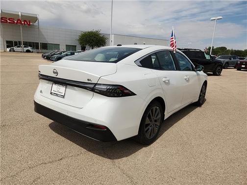 Aspen White Tricoat 2026 Nissan Sentra SL