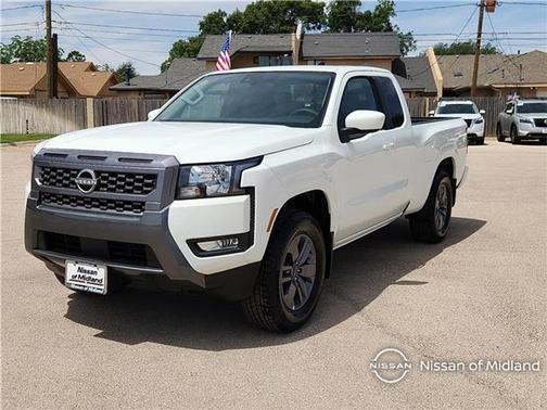 2025 Nissan Frontier SV