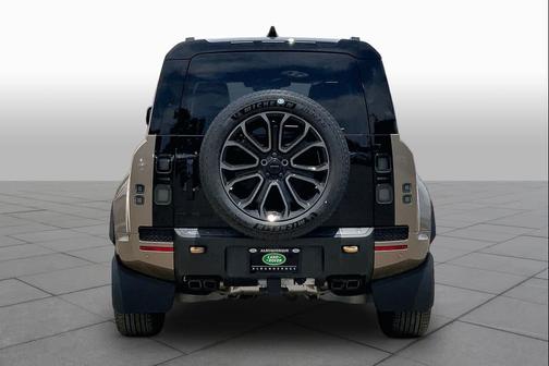 COPPER 2026 Land Rover Defender P635 OCTA