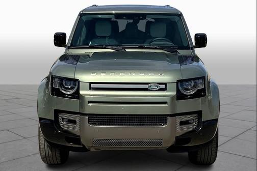 2025 Land Rover Defender 130 P400 X-Dynamic SE