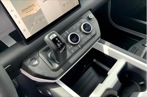 2025 Land Rover Defender 90 P400 X-Dynamic SE