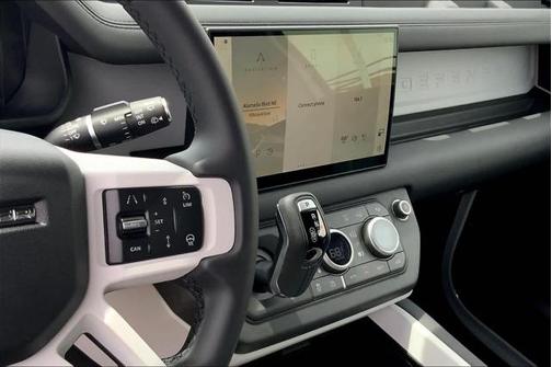 2025 Land Rover Defender 90 P400 X-Dynamic SE