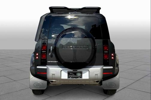 2025 Land Rover Defender 110 P400 S