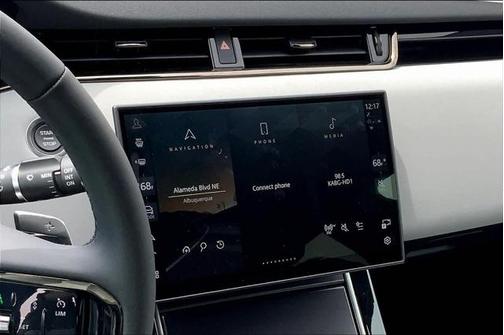 2026 Land Rover Range Rover Evoque Dynamic SE