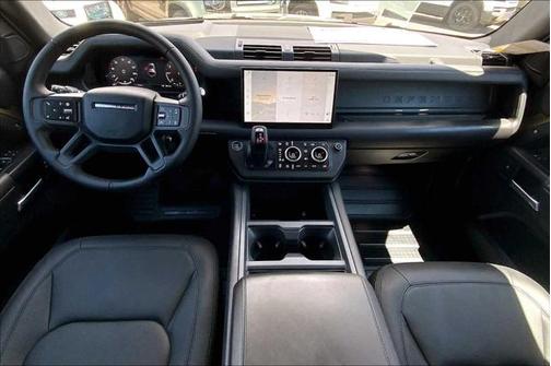 2025 Land Rover Defender 110 P400 X-Dynamic SE