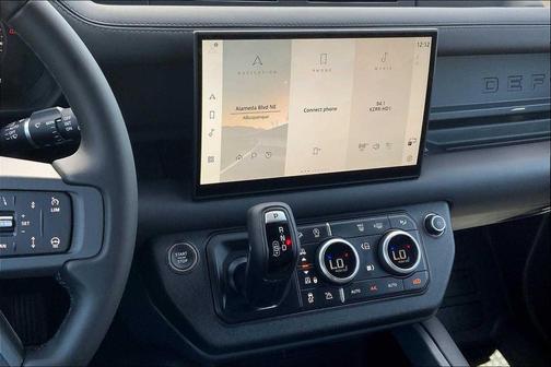 2025 Land Rover Defender 110 P400 X-Dynamic SE