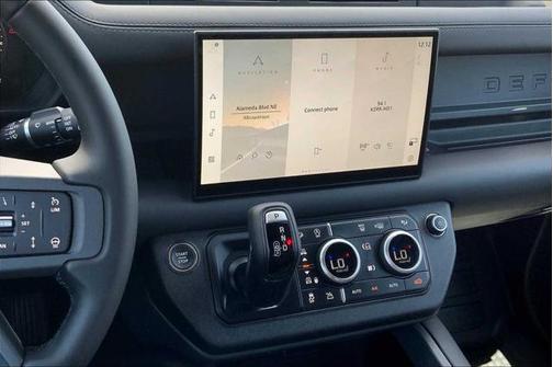 2025 Land Rover Defender 110 P400 X-Dynamic SE