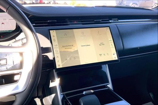 White 2026 Land Rover Range Rover P400 SE 7 Seat