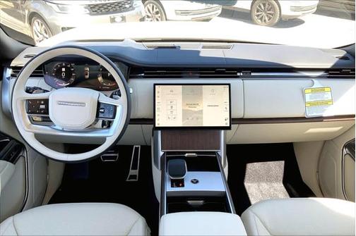 2025 Land Rover Range Rover P400 SE