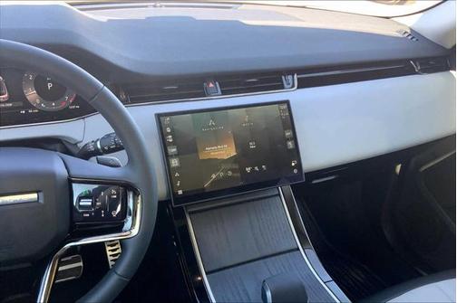 2025 Land Rover Range Rover Evoque Dynamic SE