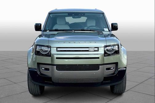 2025 Land Rover Defender 130 P400 X-Dynamic SE