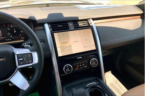 2025 Land Rover Discovery P360 Dynamic SE