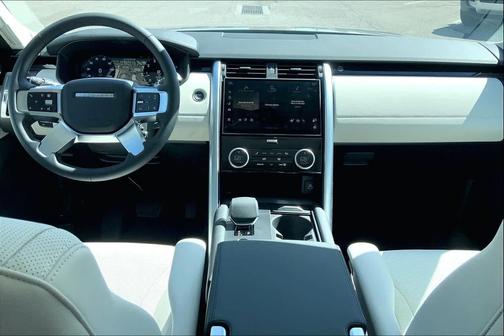2025 Land Rover Discovery P300 S