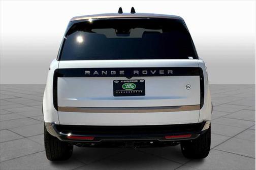 2025 Land Rover Range Rover P615 SV