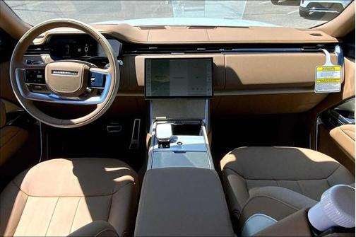 2025 Land Rover Range Rover P615 SV
