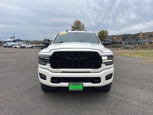 2022 RAM 3500 Limited Crew Cab 4x4 8 Box