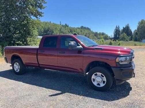 2024 RAM 3500 Tradesman Crew Cab 4x4 8 Box