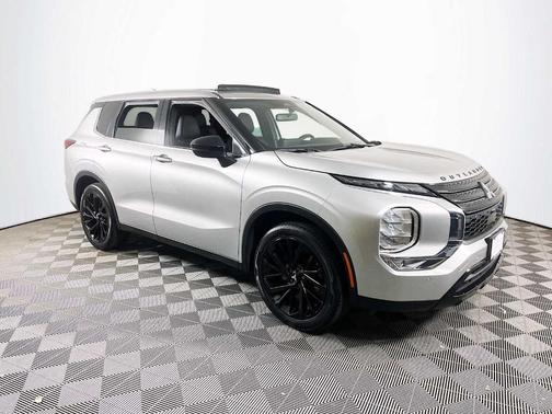 2022 Mitsubishi Outlander Black Edition