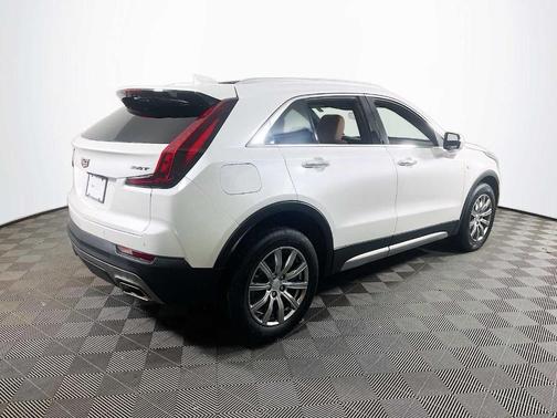 2022 Cadillac XT4 Premium Luxury