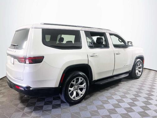 Luxury White Pearlcoat 2022 Jeep Wagoneer Series II