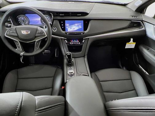 2025 Cadillac XT5 Sport