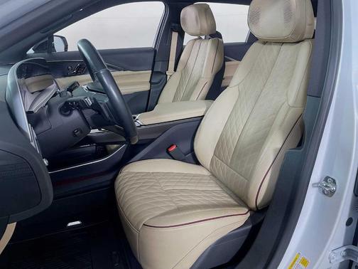 2025 Cadillac LYRIQ Sport