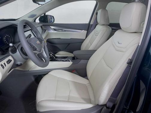 Emerald 2026 Cadillac XT5 Premium Luxury