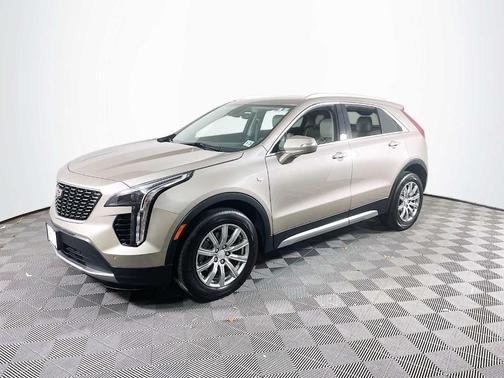 Latte 2023 Cadillac XT4 Premium Luxury