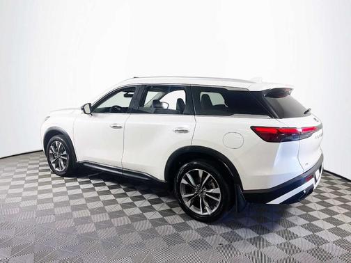 Majestic White 2025 INFINITI QX60 Luxe