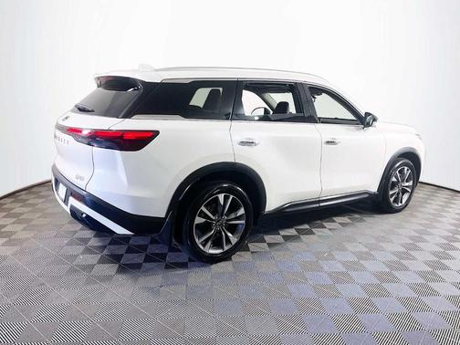Majestic White 2025 INFINITI QX60 Luxe