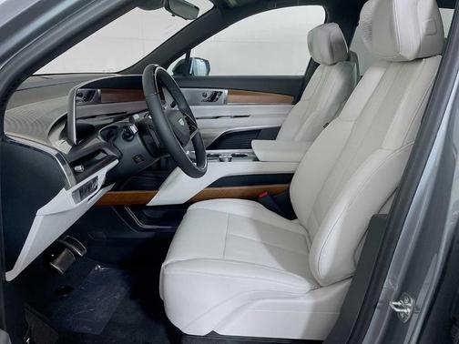 Silver Metallic 2026 Cadillac VISTIQ Sport
