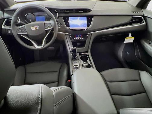 2025 Cadillac XT6 Luxury FWD