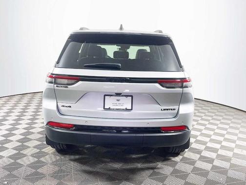 Silver Zynith 2025 Jeep Grand Cherokee Limited