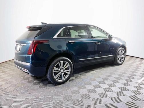 Emerald 2026 Cadillac XT5 Premium Luxury