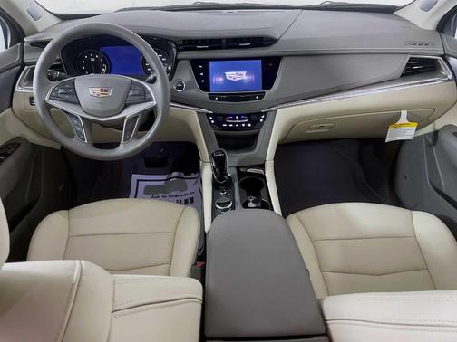 Emerald 2026 Cadillac XT5 Premium Luxury